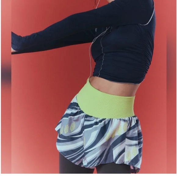 FP movement carpe denim printed shorts L - Picture 2 of 4